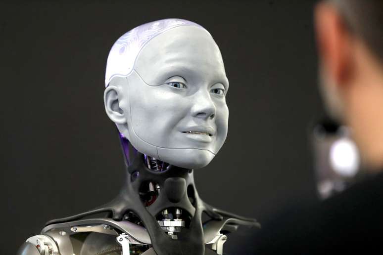 Ameca, robô com expressões faciais impressionantes
