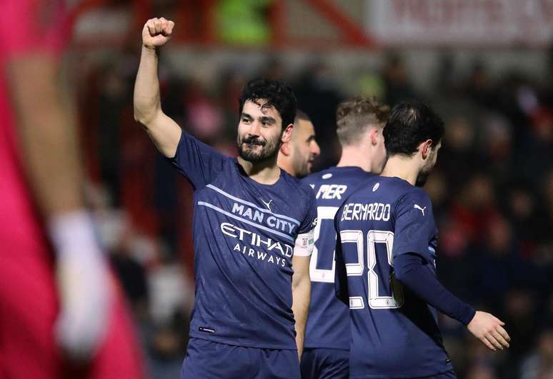City bate time da 3&ordf; divis&atilde;o e avan&ccedil;a na Copa da Inglaterra