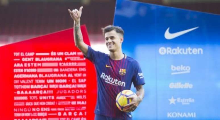 Apresentação de Coutinho no Camp Nou (Foto: Divulgação/Barcelona)