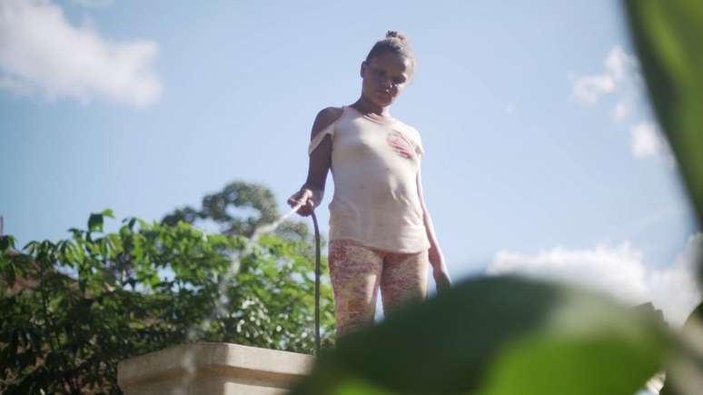 Jamile, gr&aacute;vida de cinco meses, depende do dinheiro da horta para alimentar os outros dois filhos