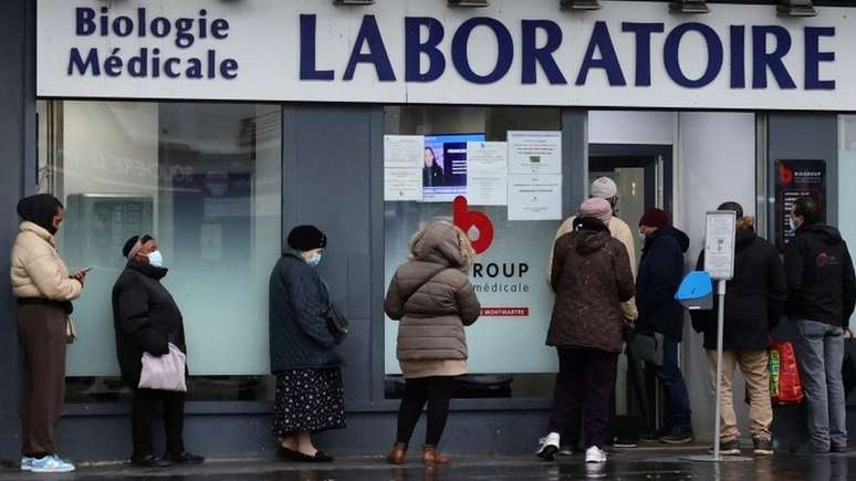 A França viu um aumento recorde de casos da covid nas últimas semanas