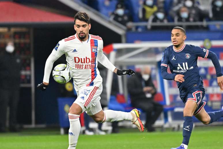 Lucas Paquetá marca pelo Lyon, mas partida contra PSG termina em empate