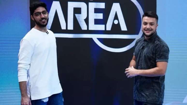 Igor Rodrigues e Magno Navarro são apresentadores do programa 'Tá na Área' (Foto:Divulgação)