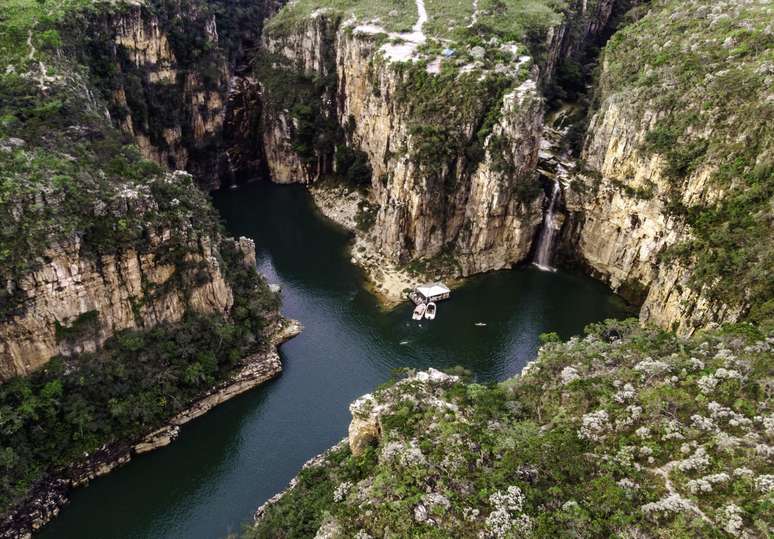 Imagem dos cânions na cidade de Capitólio no interior de Minas Gerais, cerca de 280km da capital Belo Horizonte