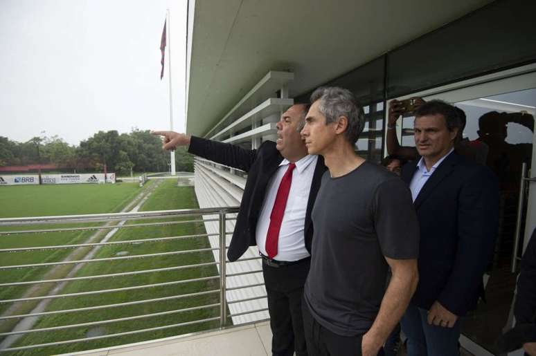 Marcos Braz junto a Paulo Sousa e Bruno Spindel no Ninho do Urubu (Foto: Alexandre Vidal/Flamengo)