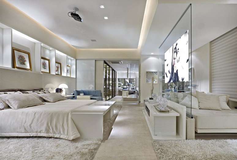 12. Cores claras para decora&ccedil;&atilde;o clean de quarto de casal sofisticado &ndash; Foto: Decor Salteado