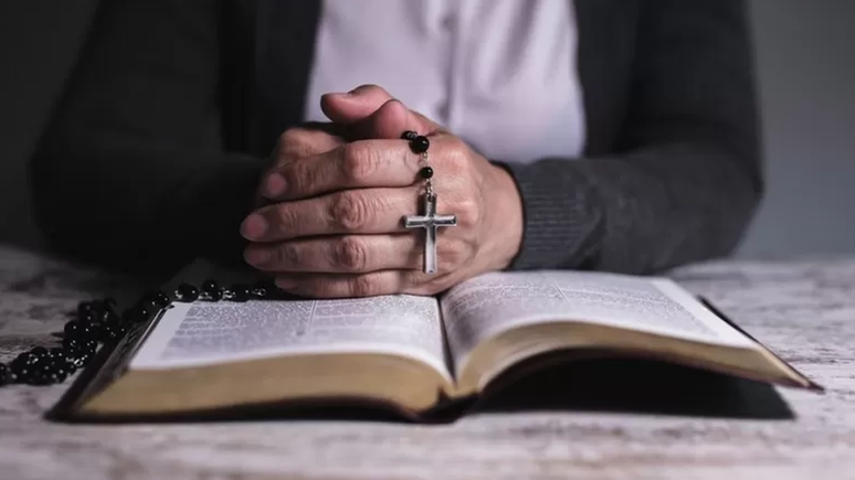 Com a chegada de papa Francisco, eleito em 2013, as mulheres ganharam um protagonismo in&eacute;dito no Vaticano, mas a estrutura servil continua ativa, aponta especialista