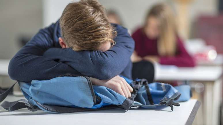 Estudante que cochila nas aulas pode não ser indisciplinado ou preguiçoso - ele simplesmente não tem conseguido dormir o suficiente para sua faixa etária
