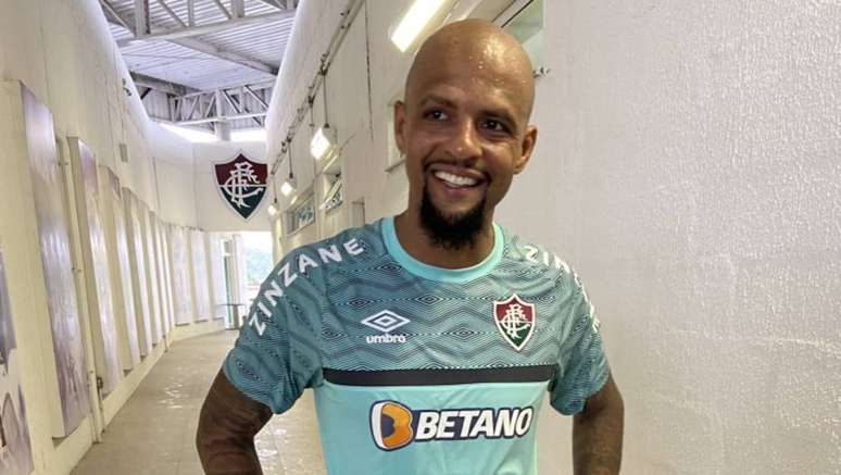 Felipe Melo realizou seu primeiro treinamento pelo Fluminense no CT Carlos Castilho