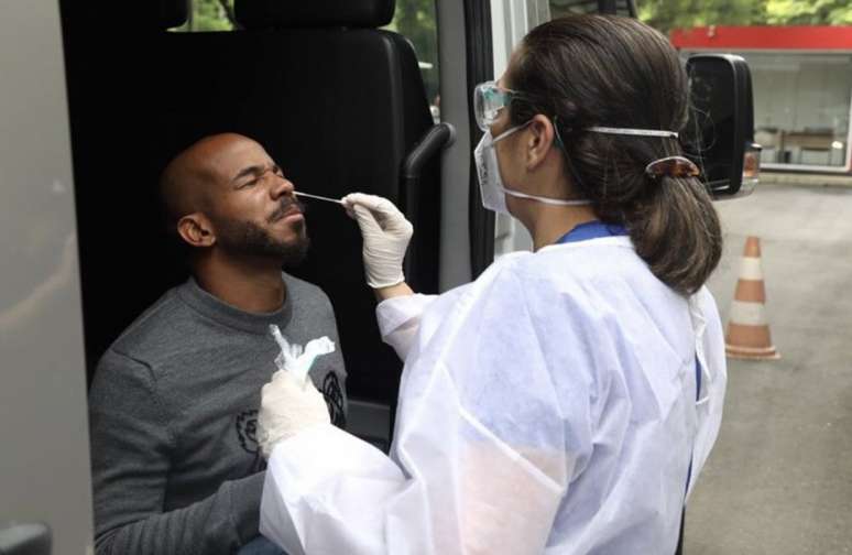 Patrick está entre os infectados com Covid-19 (Foto: Rubens Chiri/saopaulofc.net)