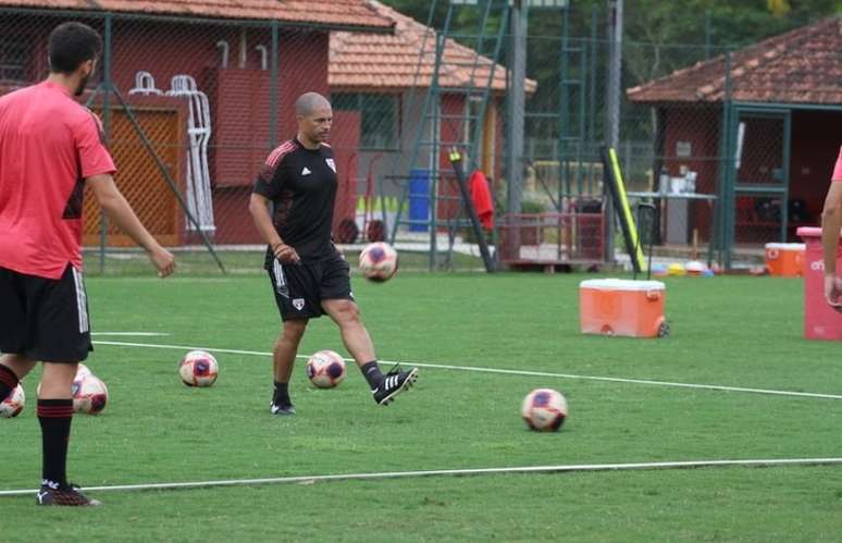 Alex durante treino da equipe sub-20 do São Paulo (Daniel Batista/Saopaulofc.net)