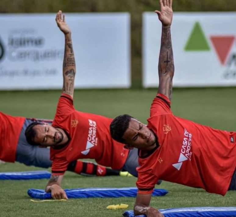 Vitória trabalha na Toca do Leão (Divulgação/Instagram/Vitória)