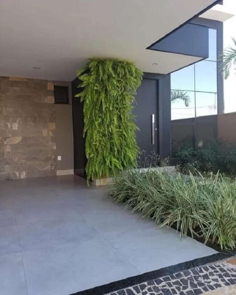 44. Plantas de casas com garagem lateral com piso de cimento queimado. Fonte: Tangará Marília