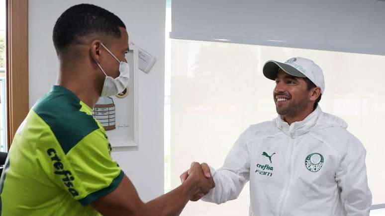 Murilo já conversou com o técnico Abel Ferreira em sua chegada no Verdão (Foto: Cesar Grecco/Palmeiras)