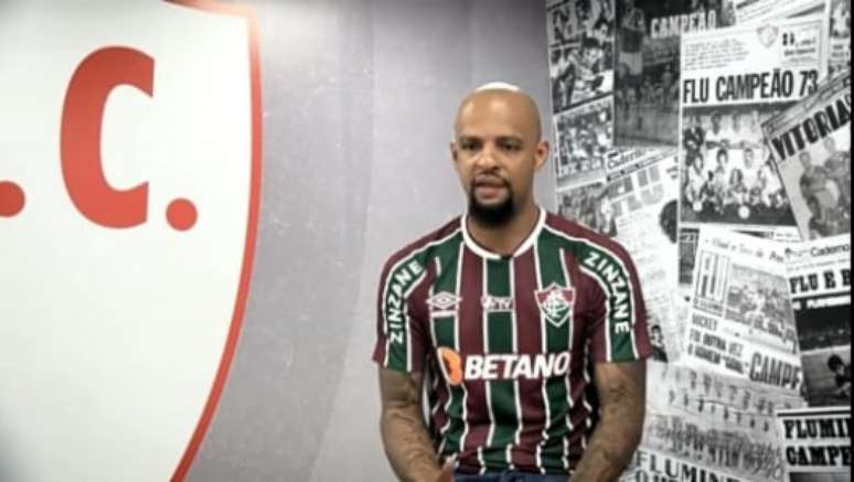 Felipe Melo teve de esperar um dia para se apresentar ao time de Abel Braga (Foto: Divulgação)