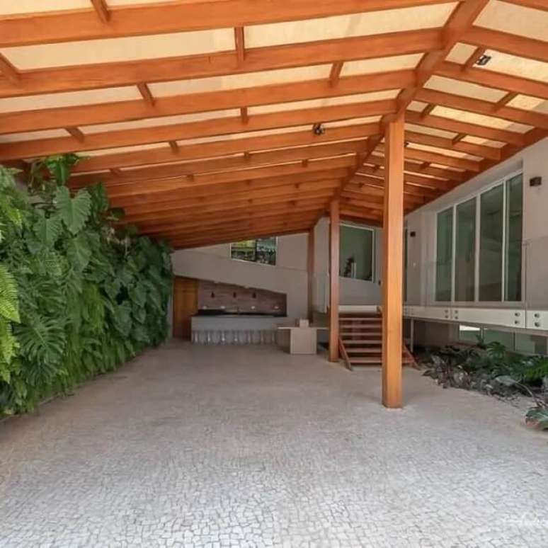 10. Forme um lindo jardim vertical em uma dos lados da garagem. Fonte: Andrea Castro Resende Fadini
