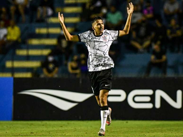 Cauan Vieira comemora estreia pelo Corinthians na Copinha (Foto: Alexandre Neto)