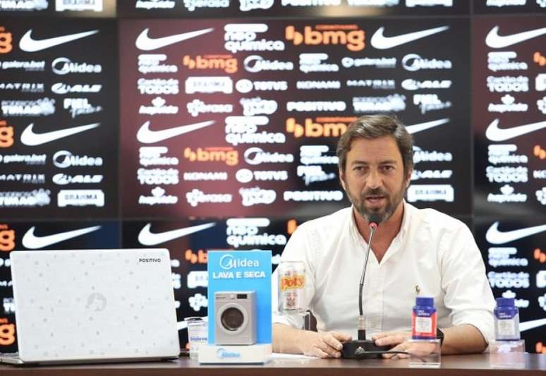 Presidente do Corinthians em coletiva com a imprensa (Foto: Rodrigo Coca/Ag. Corinthians)