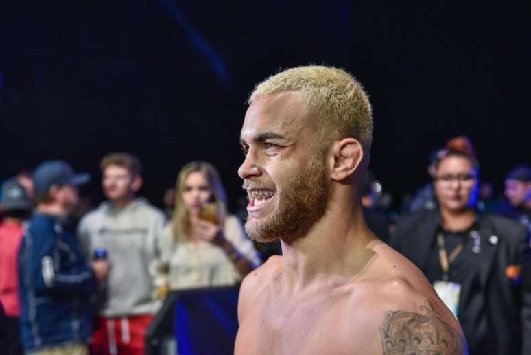 Allan Begosso vai em busca de recuperação após primeiro revés no MMA (Foto: Divulgação LFA)