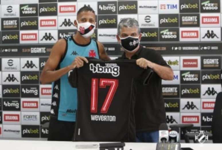 Weverton vestirá a camisa 17 do Vasco (Foto: Rafael Ribeiro/Vasco)