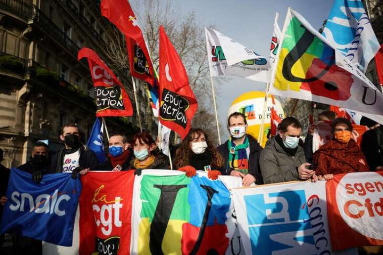 Professores franceses protestam em Paris
13/01/2022 REUTERS/Sarah Meyssonnier