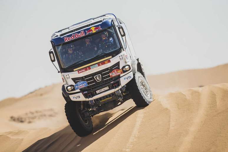 Eduard Nikolaev em ação na 11ª etapa do Dakar 2022 
