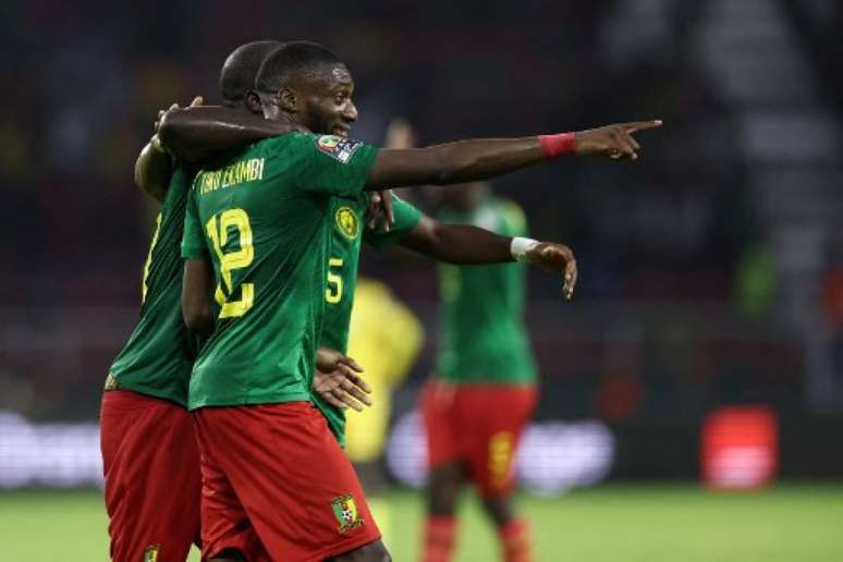 Camarões se classifica com uma rodada de antecedência às oitavas da Copa Africana de Nações (Foto: Kenzo Tribouillard / AFP)