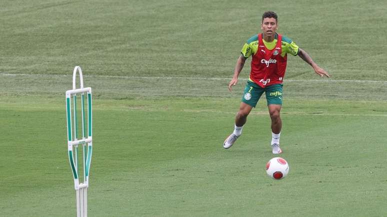 Marcos Rocha participa do treino do Palmeiras na última segunda-feira, na Academia (Foto: Cesar Grecco/Palmeiras)