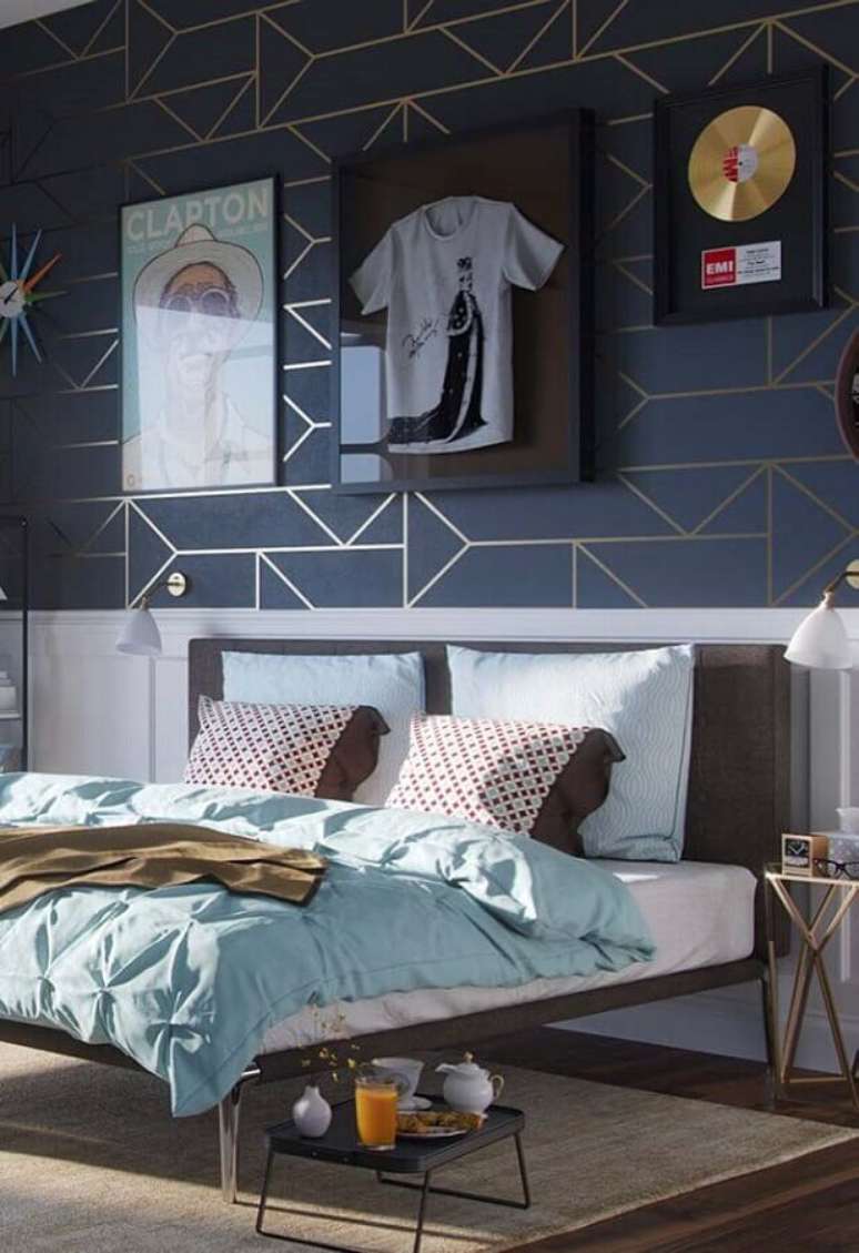 20. Boiserie quarto decorado com papel de parede geométrico – Foto: Decor Fácil