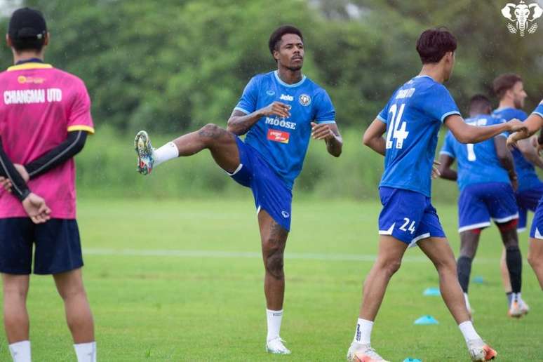 Zagueiro brasileiro tem se destacado na Tailândia (Foto: Divulgação / Chiangmai)