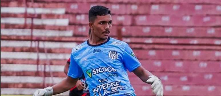 Goleiro Tomate bombou nas redes sociais após ser substituído em partida contra o Atlético Mineiro (Foto: Reprodução/SporTv)