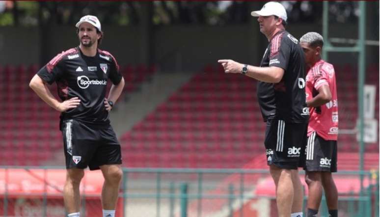 São Paulo trouxe reforços para todos os setores (Foto: Rubens Chiri/saopaulofc.net)