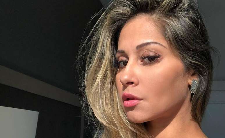 Mayra Cardi mudou a letra y para i no primeiro nome