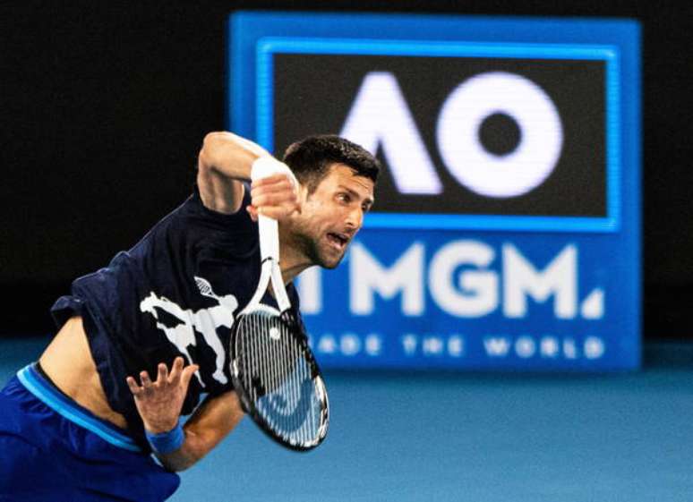 Djokovic luta para conseguir disputar o Aberto da Austrália