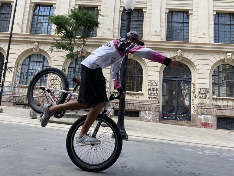 1º Grau de Bike reúne dezenas de praticantes da modalidade em