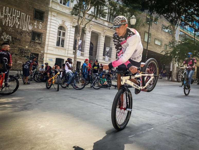 GRAU NO ENCONTRO DE BIKES 