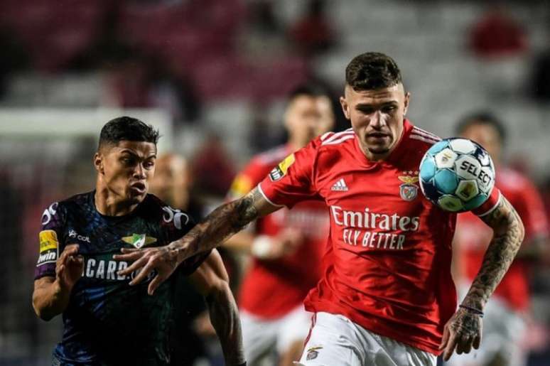 Benfica tropeçou mais uma vez no Campeonato Português(Foto: PATRICIA DE MELO MOREIRA / AFP)