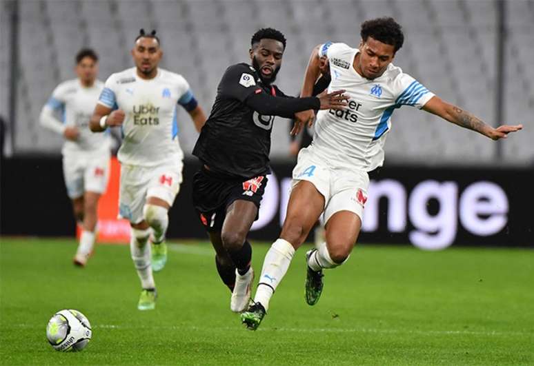 Olympique de Marselha e Lille empataram em 1 a 1 neste domingo (Foto: Sylvain THOMAS / AFP)