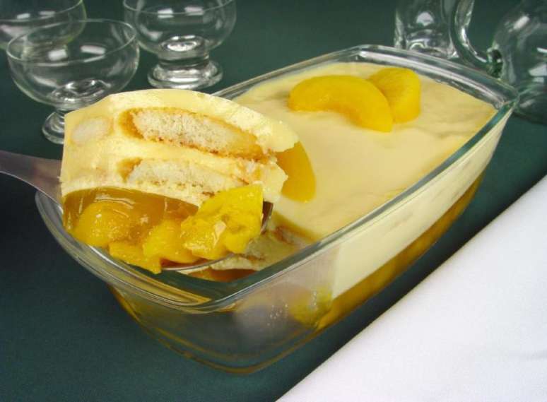 Guia da Cozinha - Receita de pavê com gelatina de pêssego