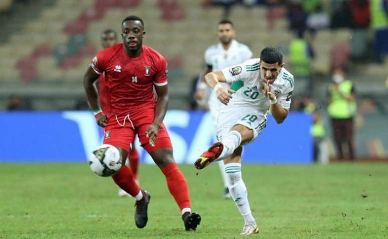 Argélia foi derrotada neste domingo por Guiné Equatorial na Copa Africana de Nações (Divulgação)