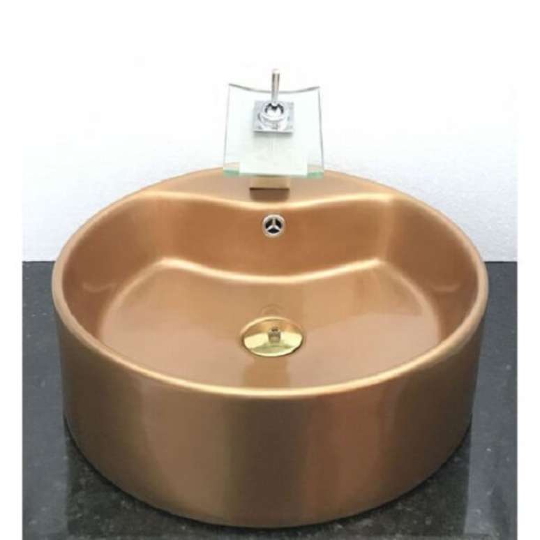 17. Cuba cobre com torneira de vidro transparente no banheiro moderno &ndash; Foto Casa e Construcao