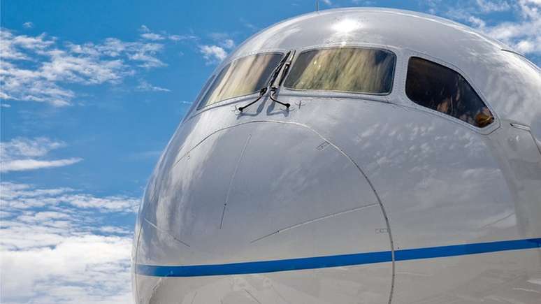A fabricante de aviões Boeing, assim como a Airbus, alertam para riscos a aeronaves