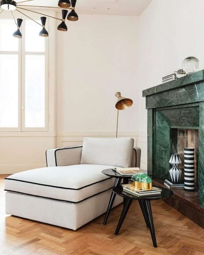 54. Chaise longue para deixar ao lado da lareira &ndash; Foto Dom Edizioni