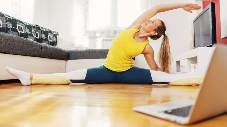 Yoga para mulheres: benefícios e dicas para praticar, Horóscopo Etc