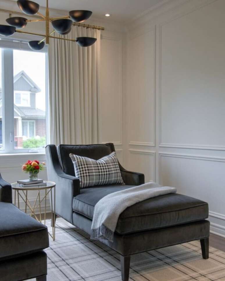 45. Chaise longue cinza escuro &ndash; Foto Black Clover Design