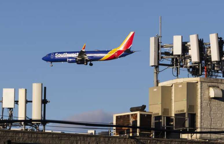 Companhias aéreas temem interferência do 5G em pousos com instrumentos