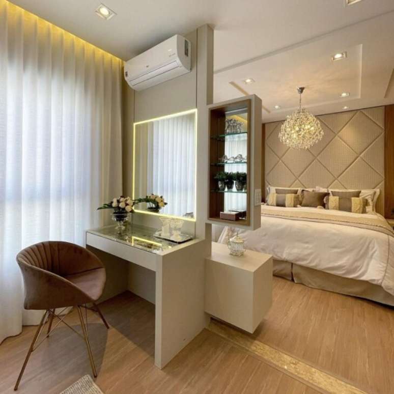 7. Espelho com led para quarto cl&aacute;ssico e chique &ndash; Foto Mariane e Marilda Baptista