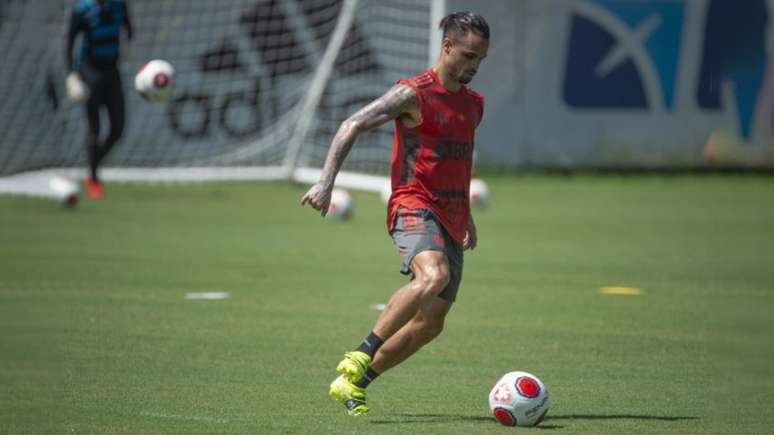 Michael durante o treino desta quarta-feira no Ninho do Urubu (Foto: Alexandre Vidal / Flamengo)