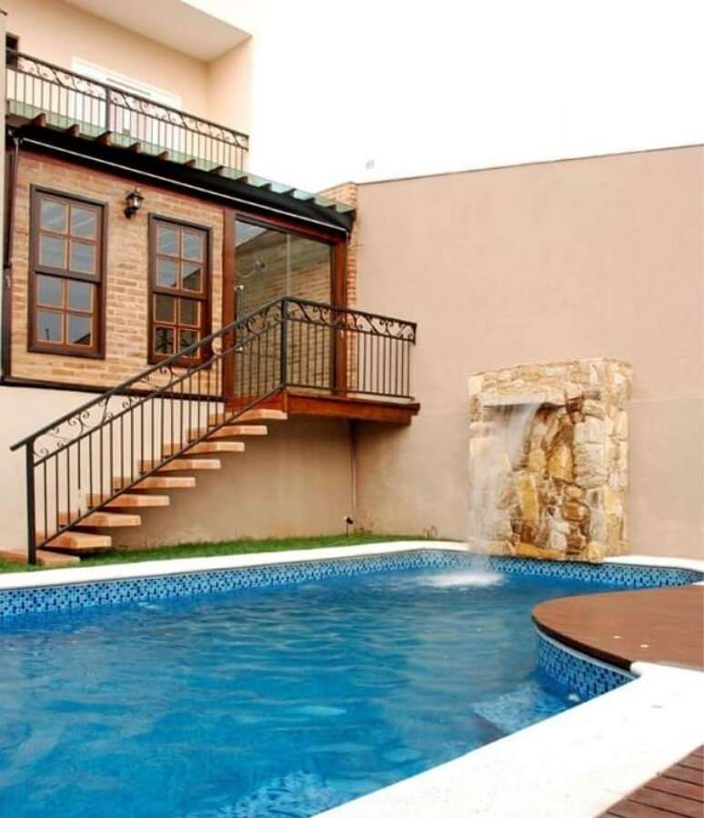 13. Projeto de cascata para piscina feita de pedra. Fonte FGMF Arquitetura.