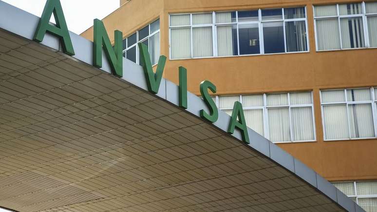 Diretores da Anvisa ressaltaram que CoronaVac não é 'experimental'